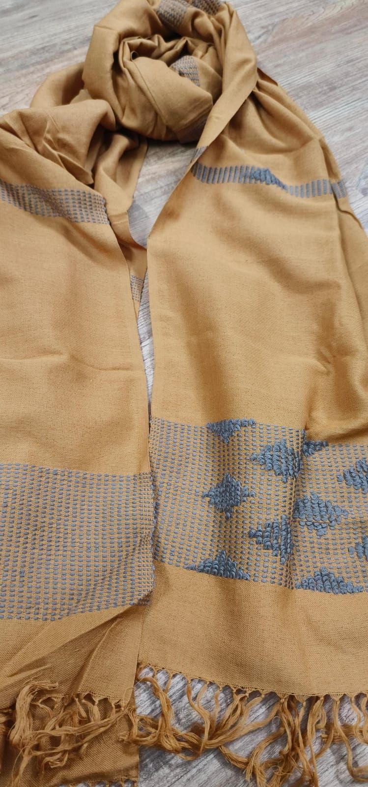 Cotton inly scarf with extra weft work